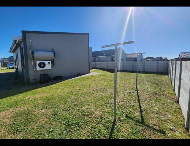 2 BEDROOM TOWNHOUSE FOR SALE IN PARSONSVLEI